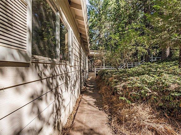 3rd image of 14781 Magalia Dr