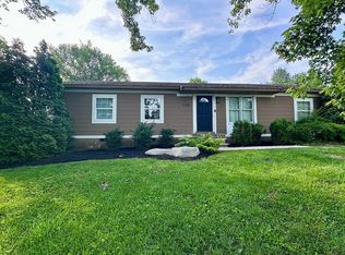1122 Crewdson Dr, Bowling Green, KY 42101
