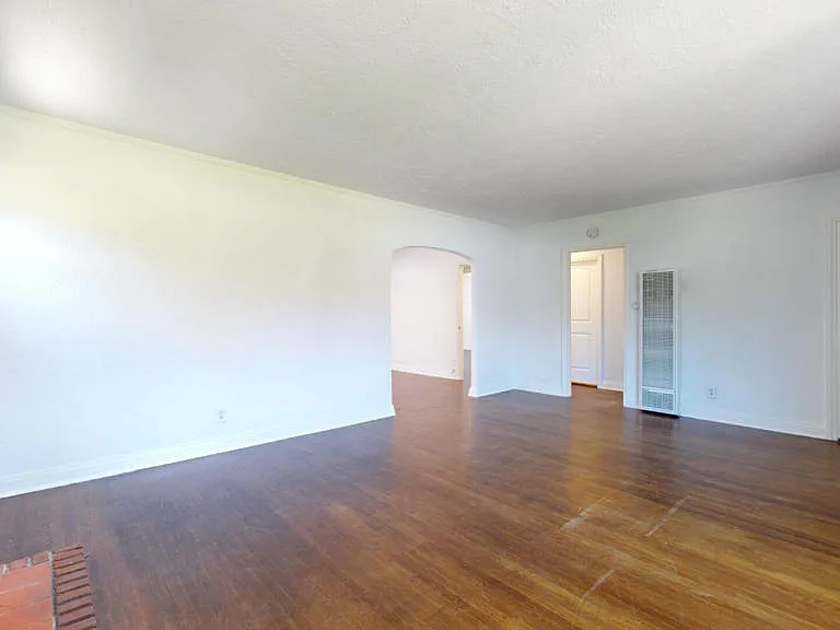 1400 N Dominion Ave — Photo 6