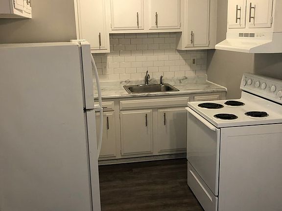 2nd image of 5680 Pardee Rd #1