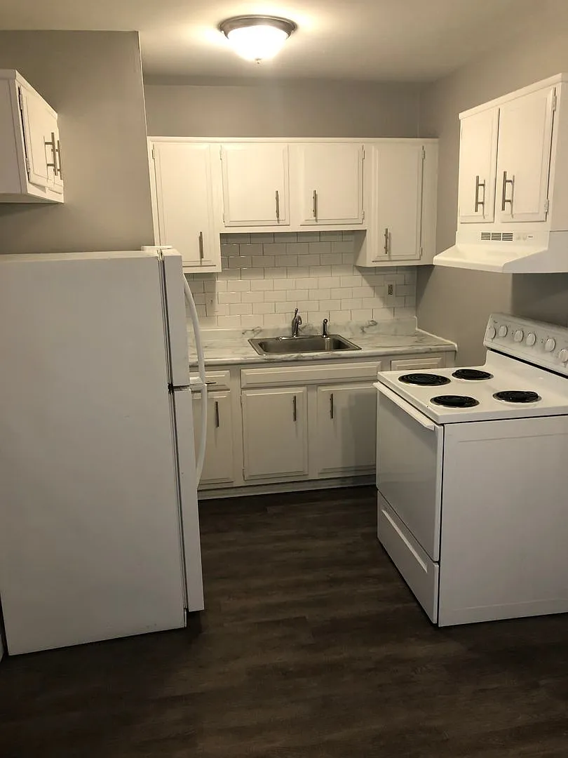 Building Photo - 5680 Pardee