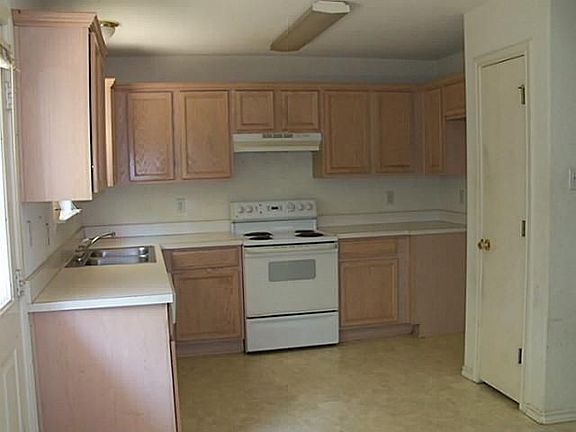 5th image of 3204 View Ln