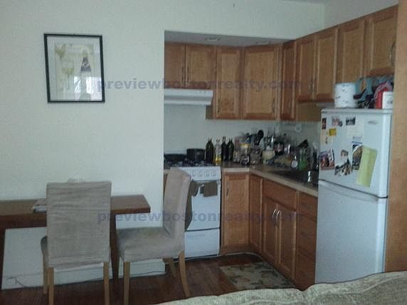 2nd image of 146 Beaconsfield Rd #115