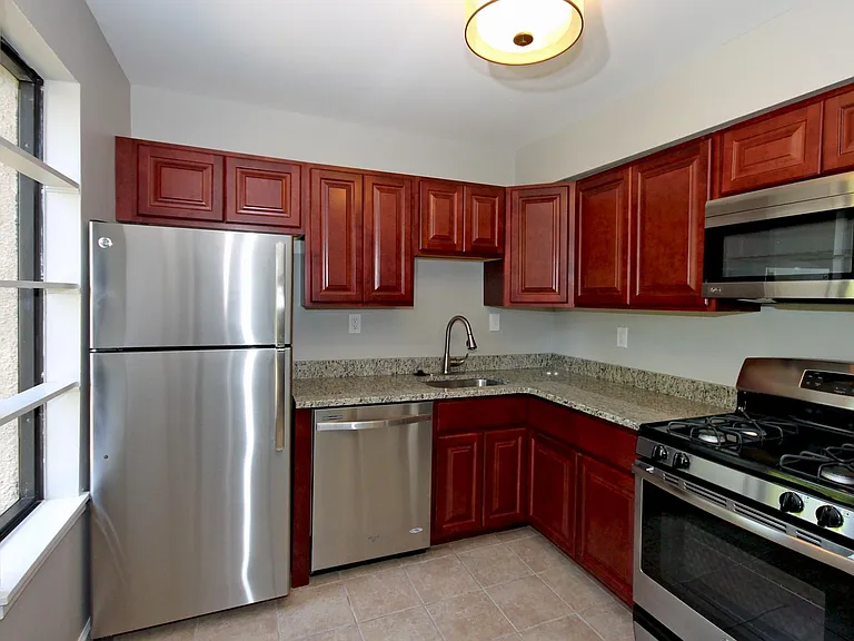 9647 Whiteacre Rd #B3 — Photo 3