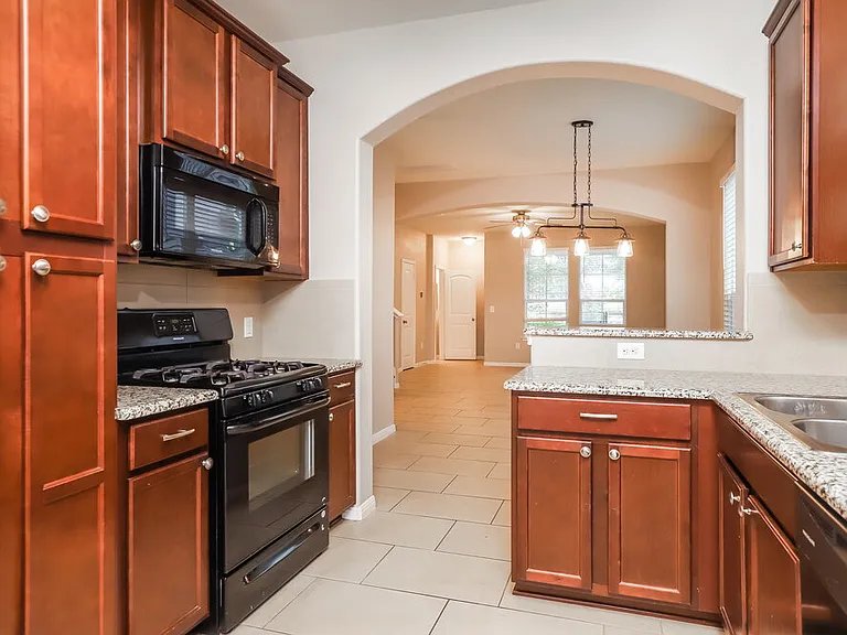 415 N Heatherwilde Blvd — Photo 9