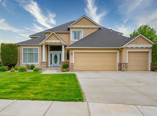 1037 Lethbridge Ave, Richland, WA 99352