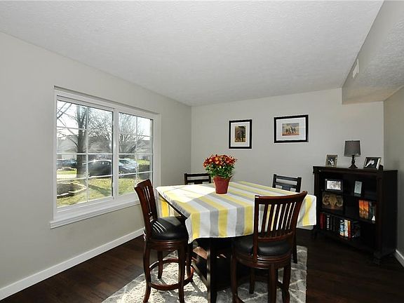 4th image of 9542 Belmar Ct
