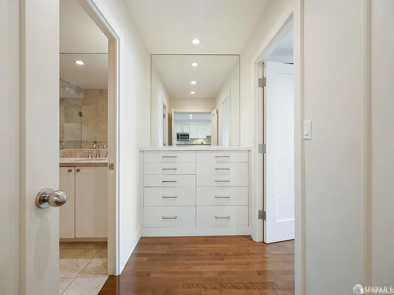 1177 California St #312 — Photo 15