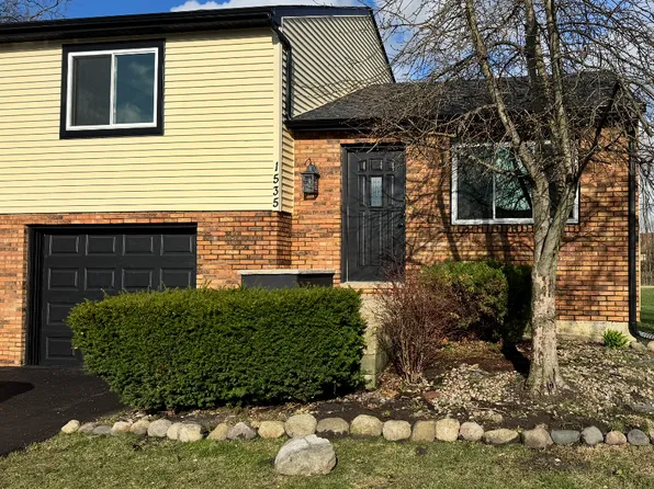 1533-1535 Julie Dr, Schererville, IN 46375