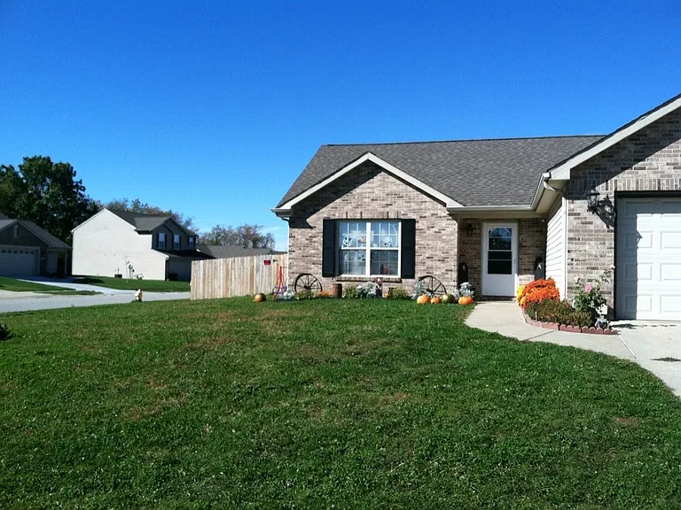 3225 Bunting Ln — Photo 6