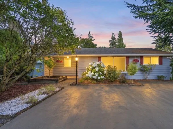 11526 3rd Avenue NE, Seattle, WA 98125