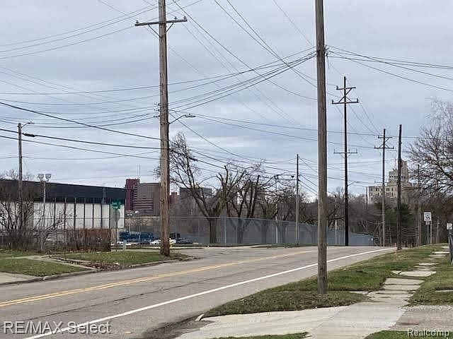 2nd image of 1115 W 2nd St