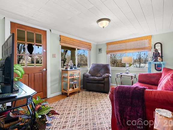 4th image of 3358 Falling Creek Rd