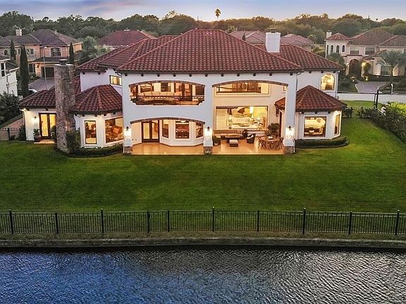 3rd image of 14011 Hampton Cove Dr