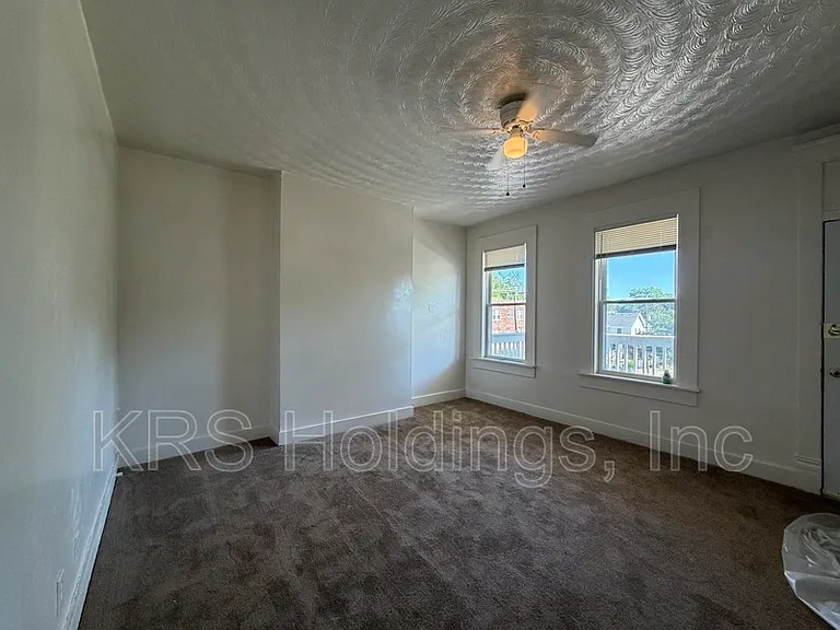 325 W 31st St #6 — Photo 2