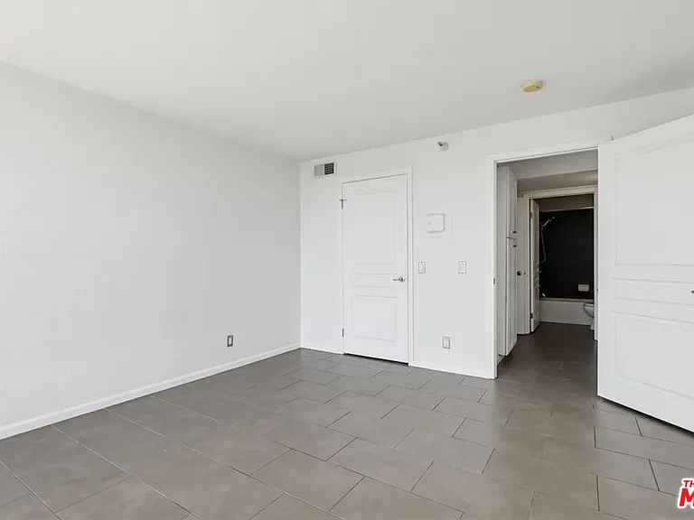 7320 Hawthorn Ave #203 — Photo 20