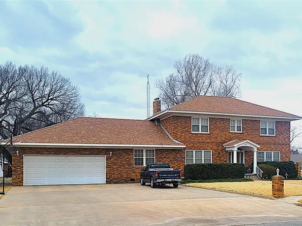 521 N Noble Ave, Watonga, OK 73772