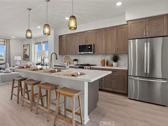 5th image of 320 Madera Ct