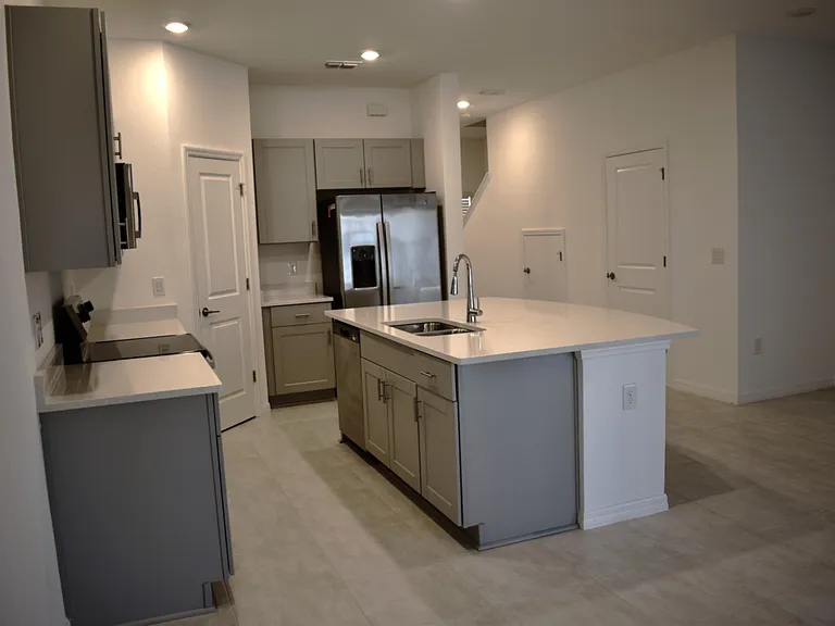 2942 Canary Ave — Photo 6