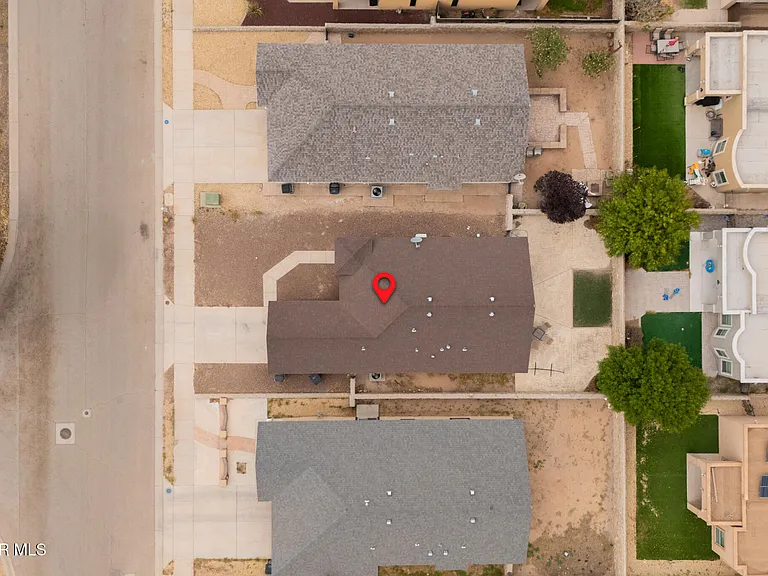 2232 Honour Point Pl — Photo 3