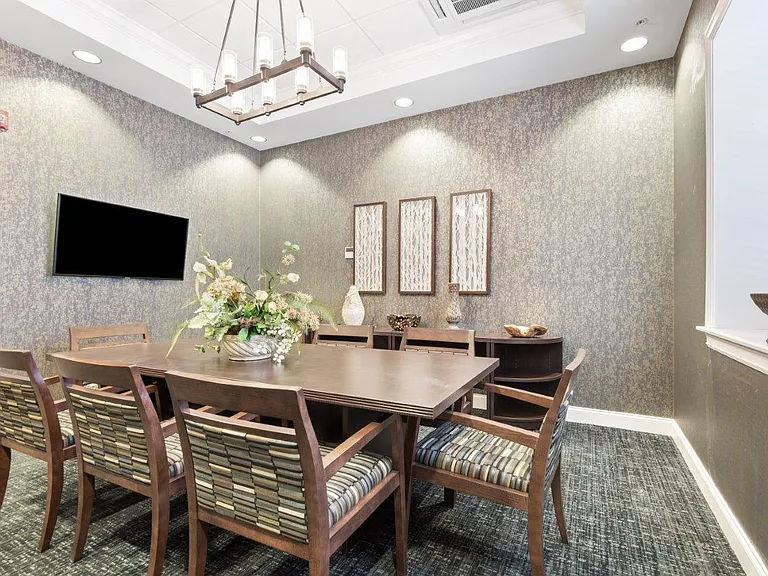Ethan Pointe Apartment Homes — Photo 16