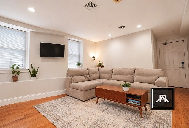 1st image of 9 Brainerd Rd #12