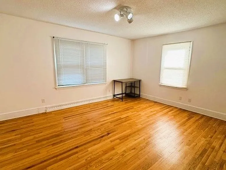405 N Holden Rd — Photo 10