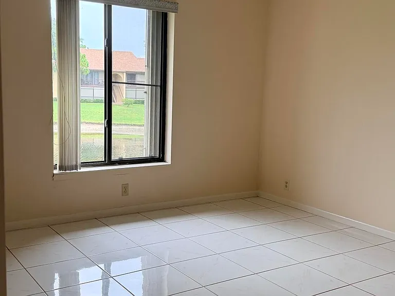 813 Sky Pine Way #F2 — Photo 5