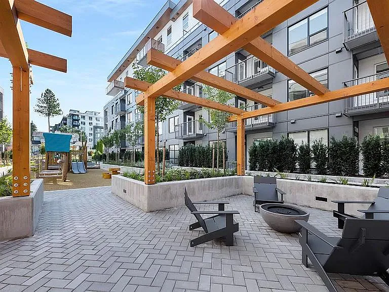 645 Como Lake Ave #204 — Photo 36
