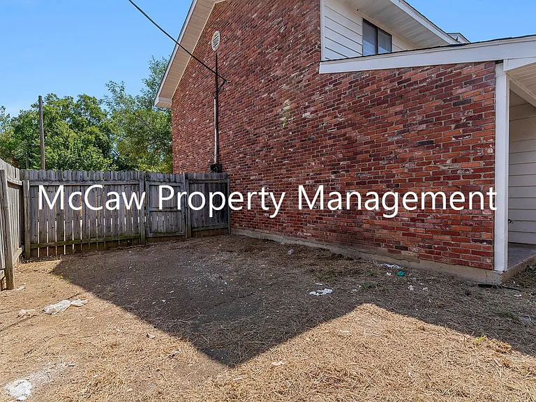 210 Rolston Rd #4 — Photo 20