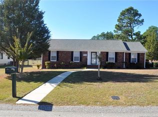 541 Deerpath Dr, Fayetteville, NC 28311