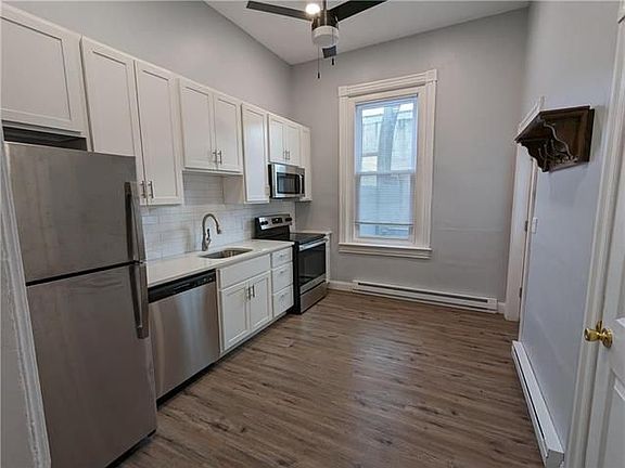 5th image of 136 S 8th St #1