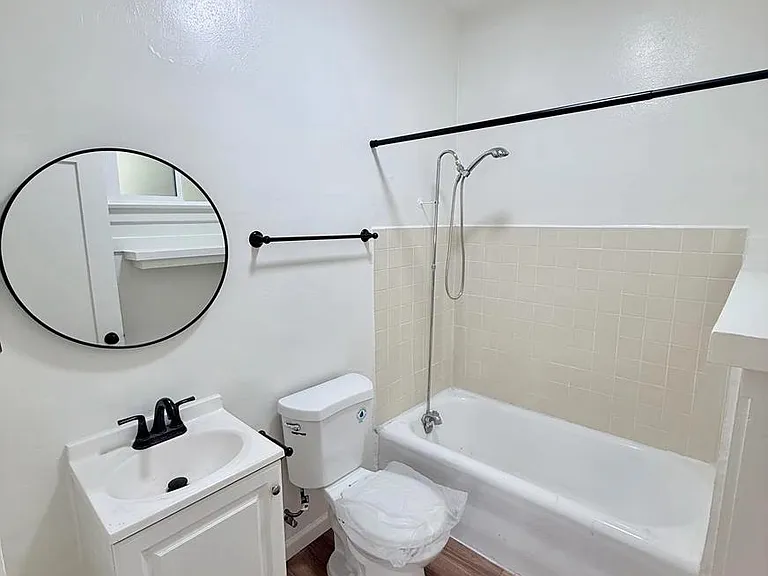 2805-2813A S Vermont Ave #5-2809 — Photo 7