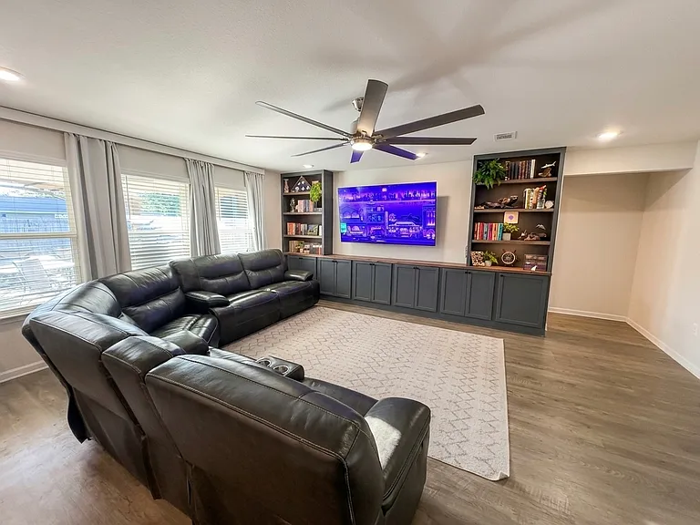1092 Enclave Cir — Photo 5