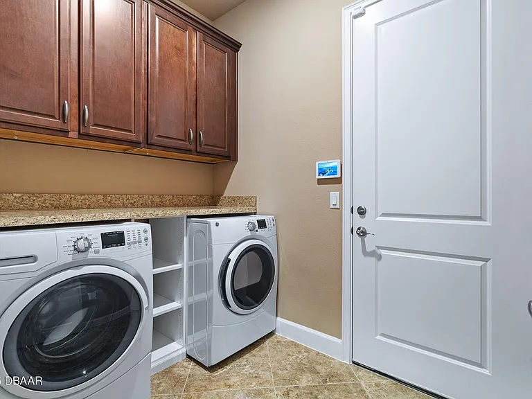 829 Pinewood Dr — Photo 15