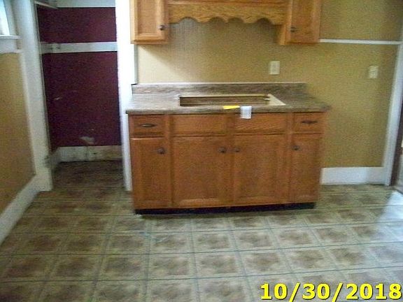 5th image of 231 Walker St