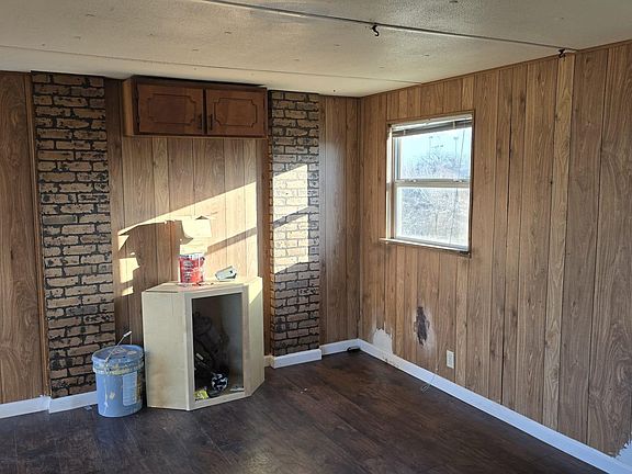 4th image of 18509 Blake Manor Rd