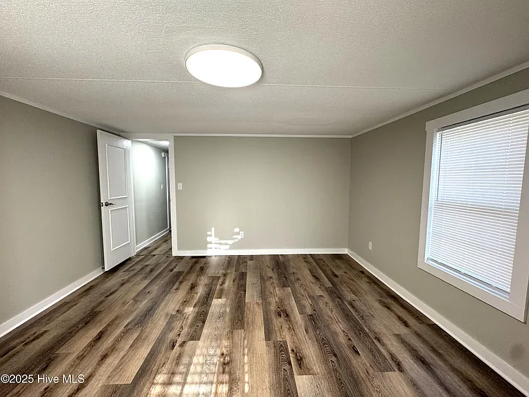 198 Trout St — Photo 20