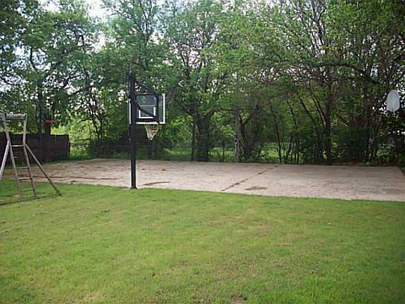 4th image of 109 Clador Dr