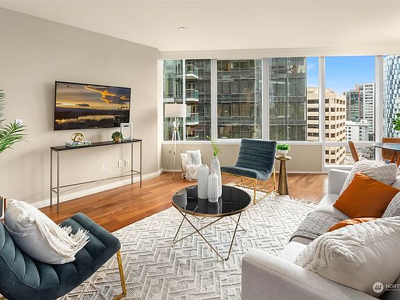 4th image of 500 106th Avenue NE #1111