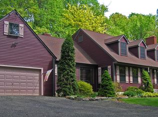 17 Council Dr, Oxford, CT 06478