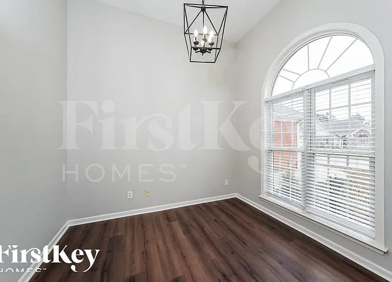 609 Camden Cove Ln — Photo 13