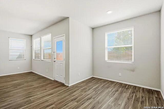 4 bed, 2.5 bath, 2194 sqft, $1,950 — Photo 4