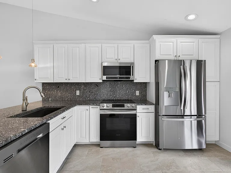 13085 Belhaven Ct #4 — Photo 7