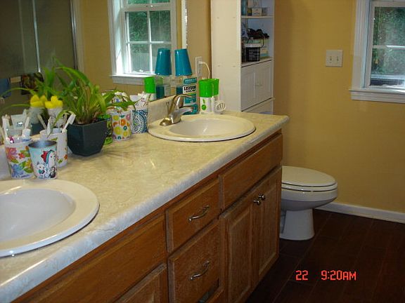 4th image of 1713 Woodlawn Dr