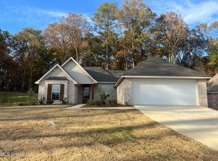 507 Silver Hill Dr, Pearl, MS 39208