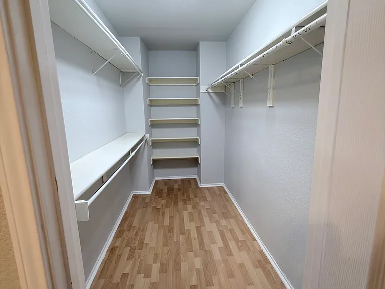 806 Burr Oak Dr — Photo 15