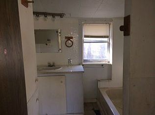 4th image of 336 S Eden Ave