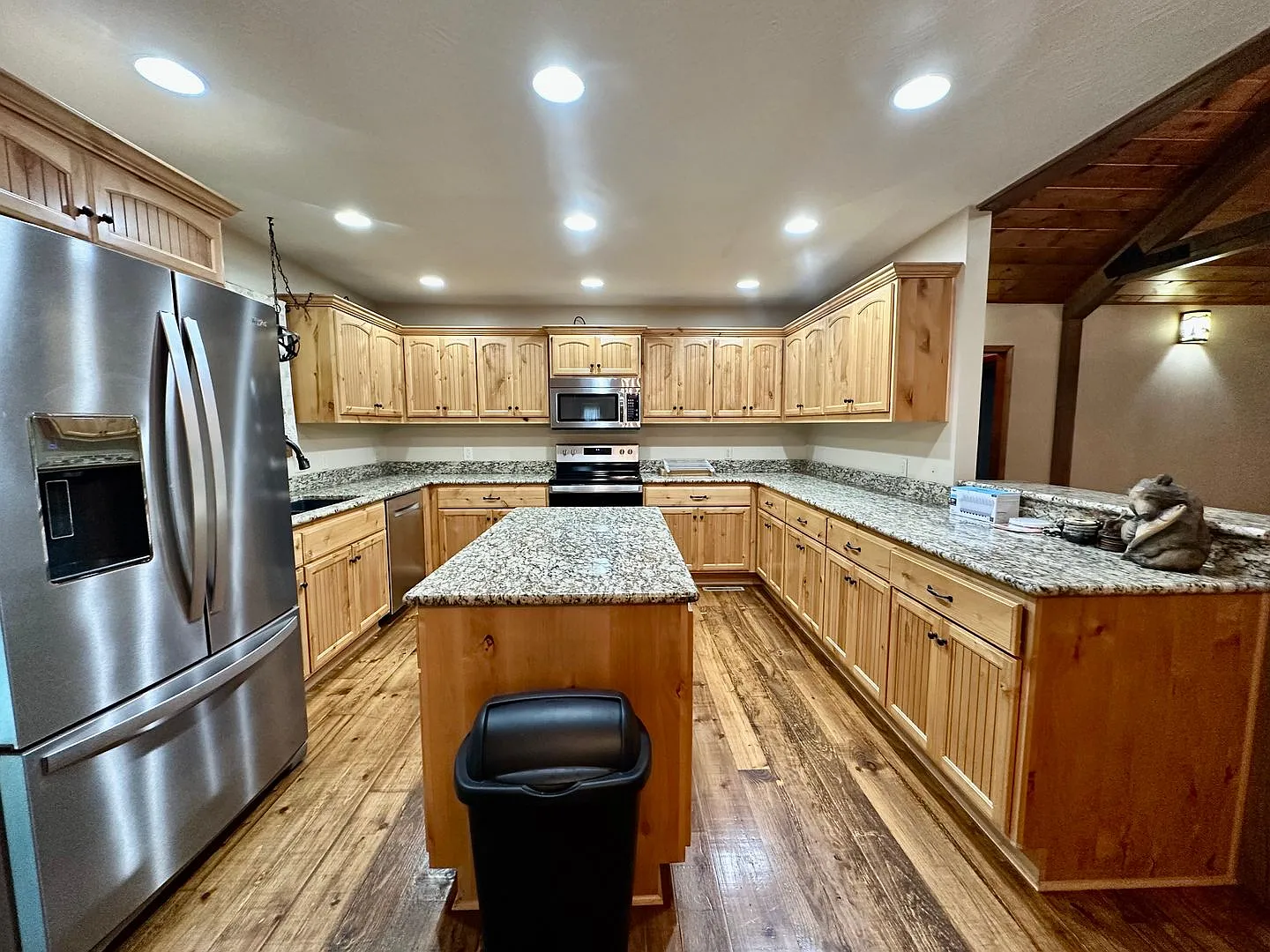 3 bed 2 bath Home in Fordland with 5 acres and a shop — Photo 3