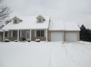 53766 W Ridgeview Cir, Paw Paw, MI 49079